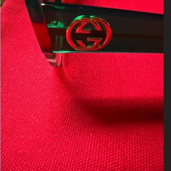 Brand new with box GUCCI
Square Web Frame GG0178S Sunglasses Green Red - Picture 3 of 4